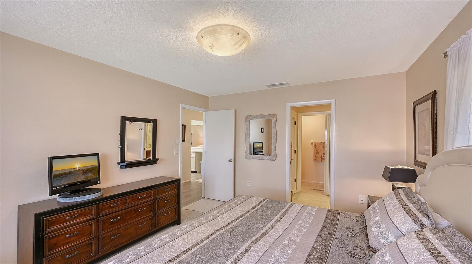 Image 20 of 35 For 1211 Capri Isles Boulevard 97