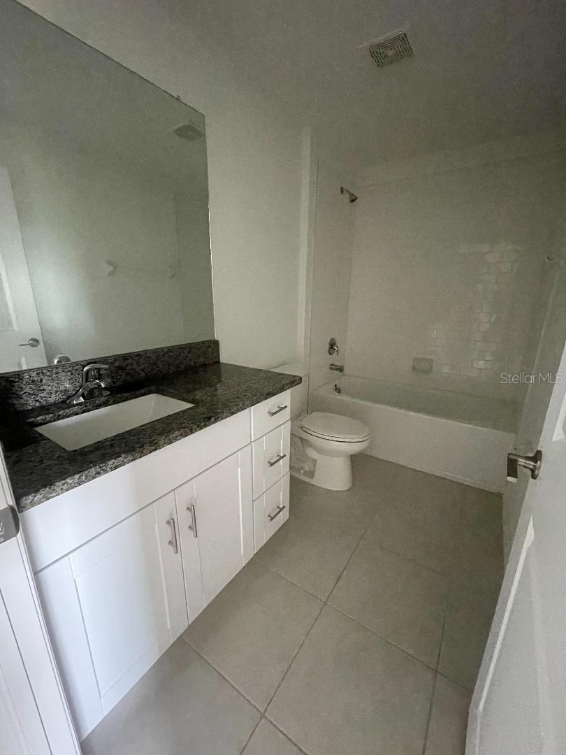 Listing photo id 11 for 3180 Oyster Cove Street