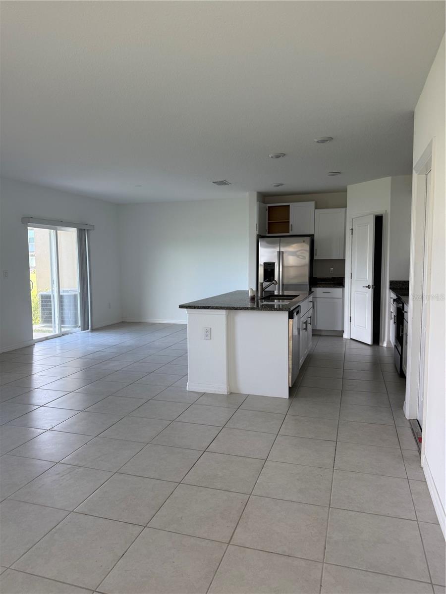 Listing photo id 4 for 3180 Oyster Cove Street