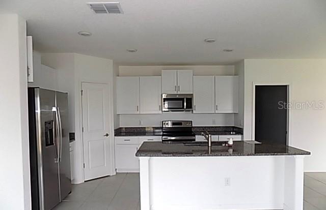 Listing photo id 5 for 3180 Oyster Cove Street
