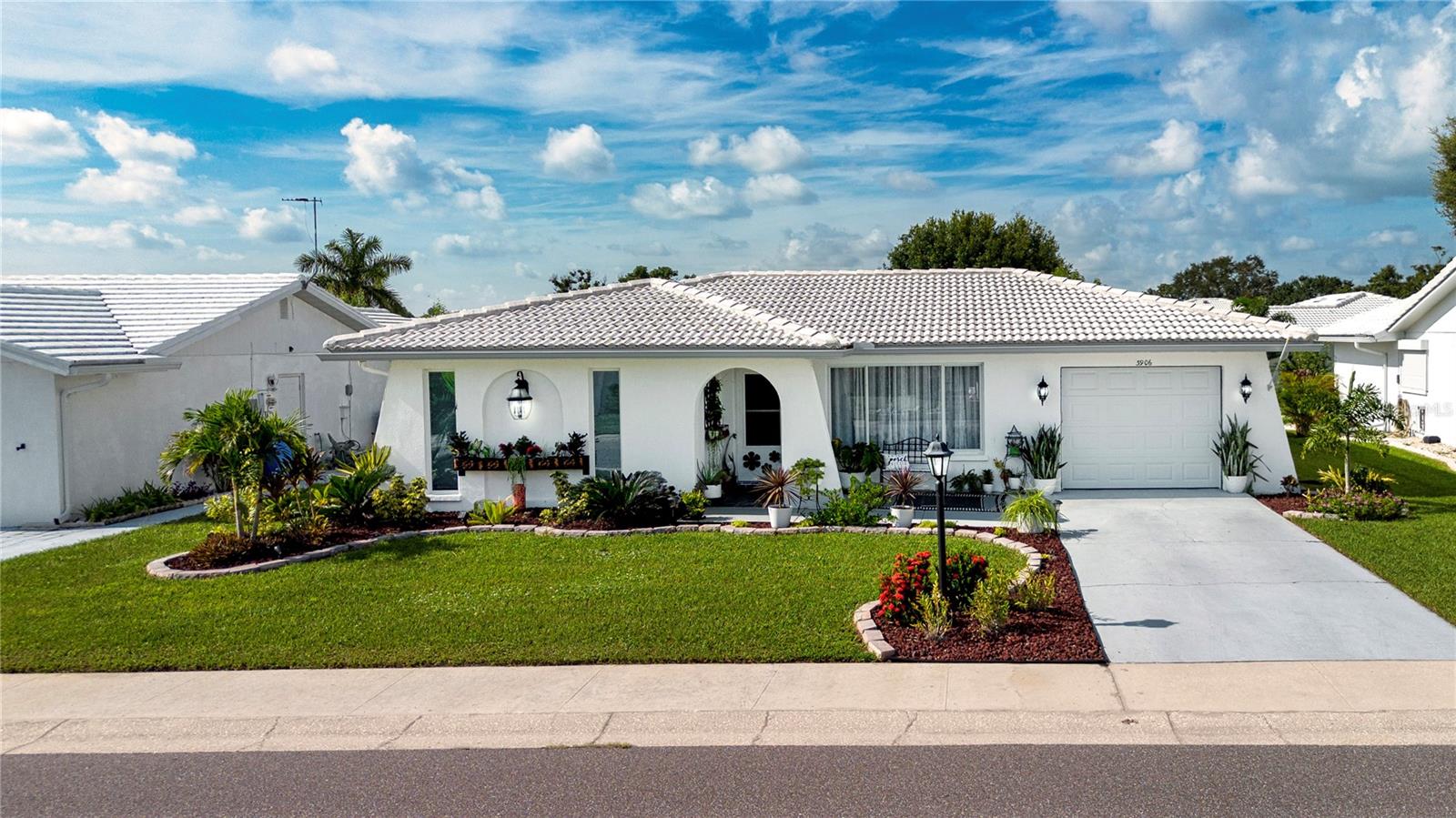 Details for 3906 Chinaberry Road, BRADENTON, FL 34208