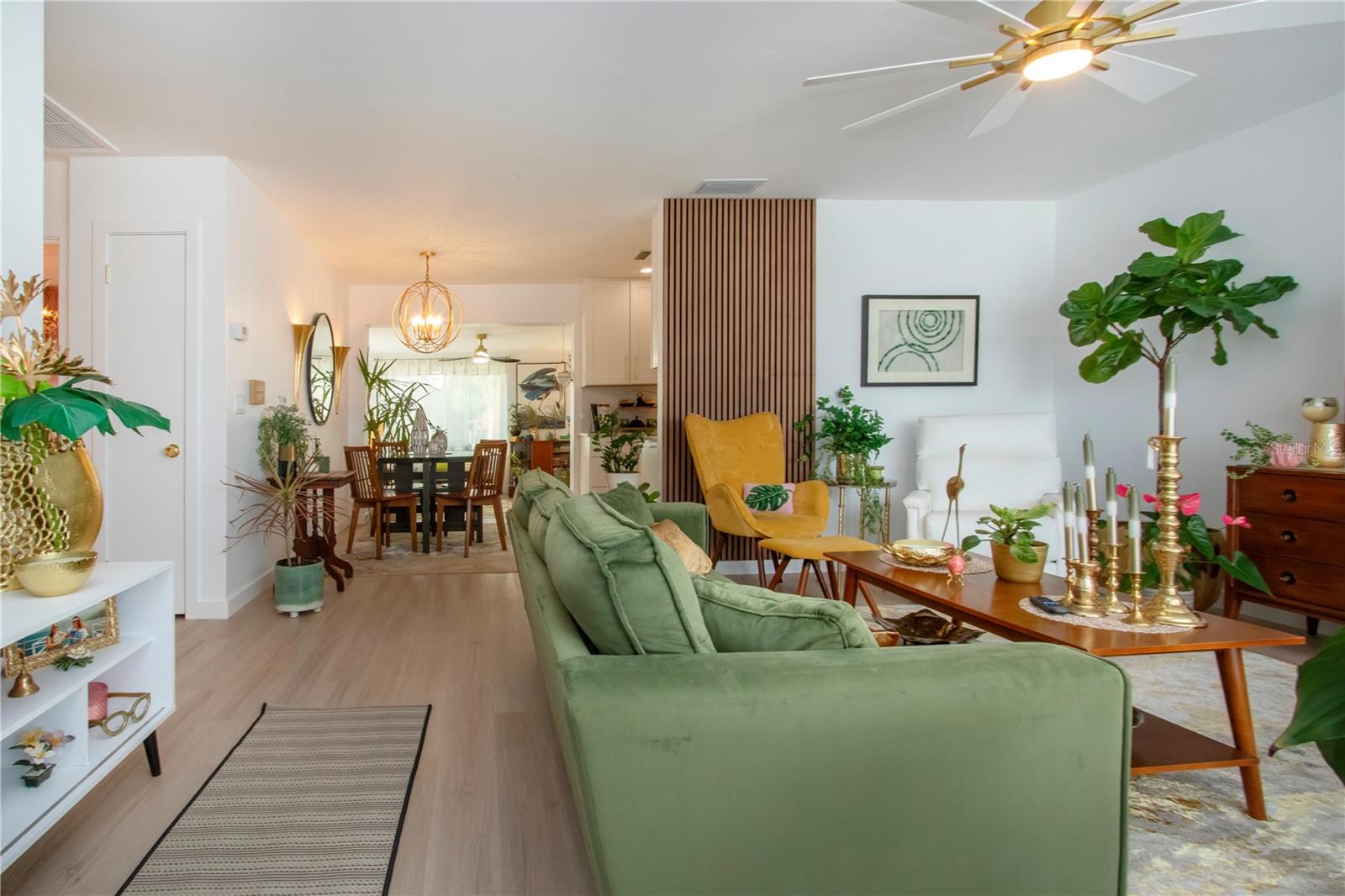 Image 15 of 76 For 3906 Chinaberry Road