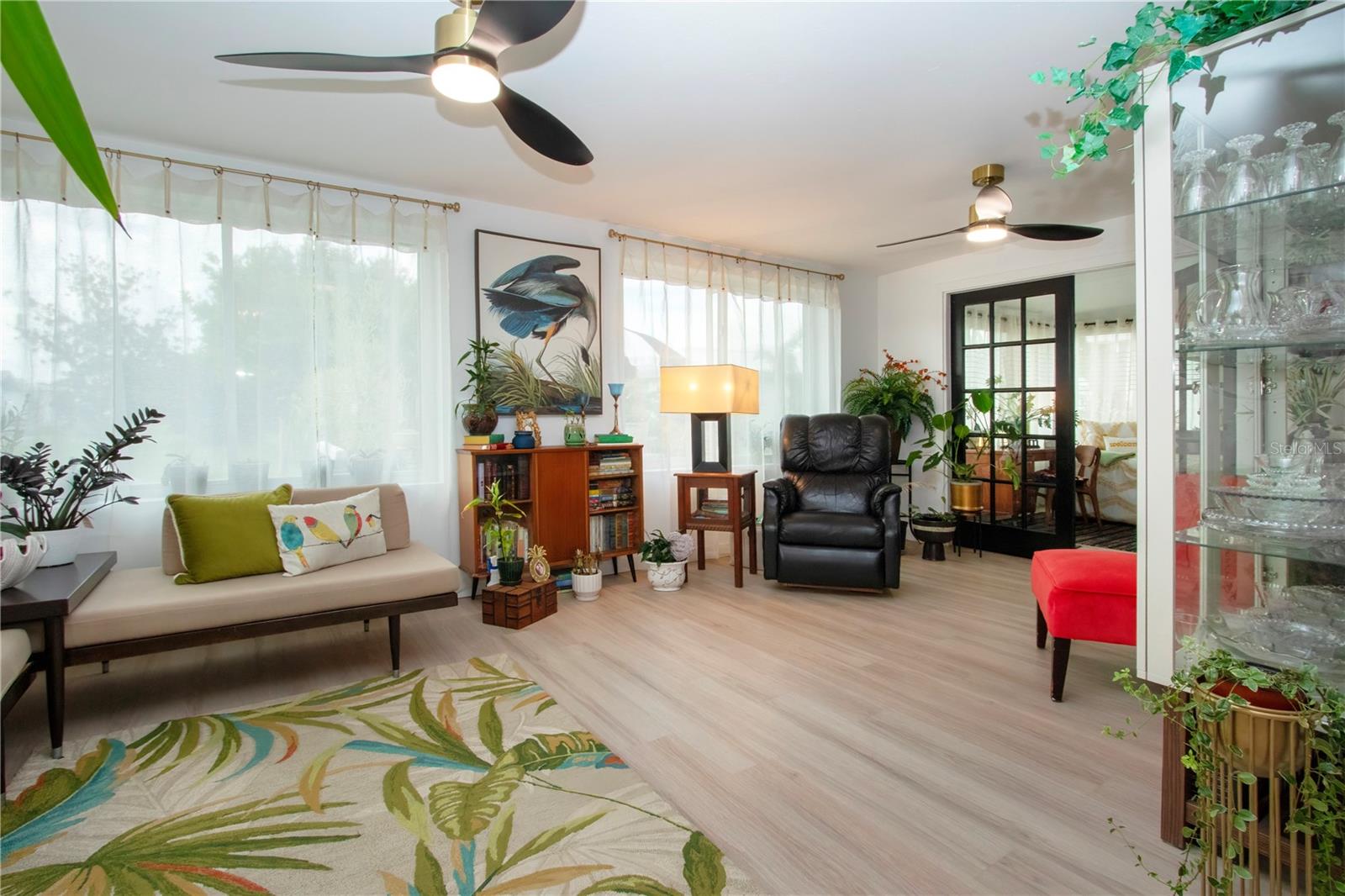 Image 33 of 76 For 3906 Chinaberry Road