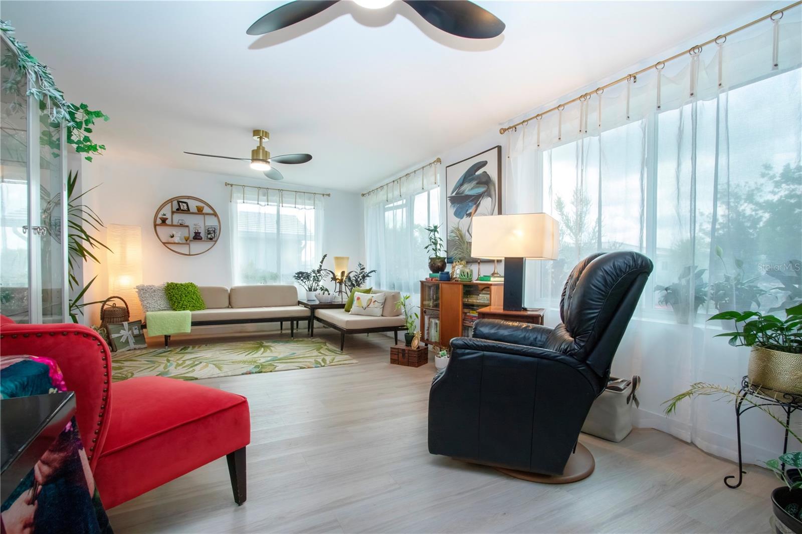 Image 36 of 76 For 3906 Chinaberry Road