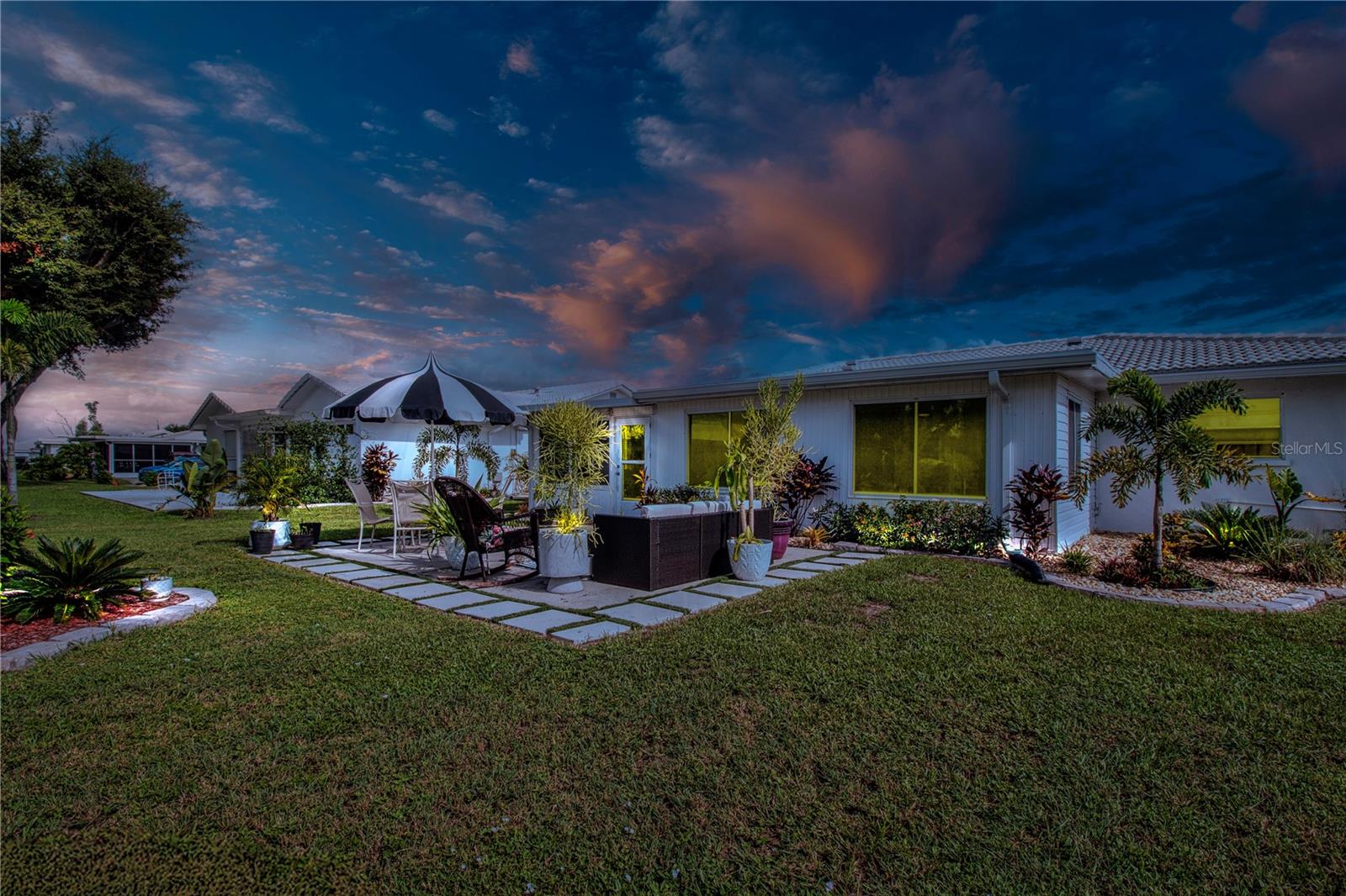 Image 9 of 76 For 3906 Chinaberry Road