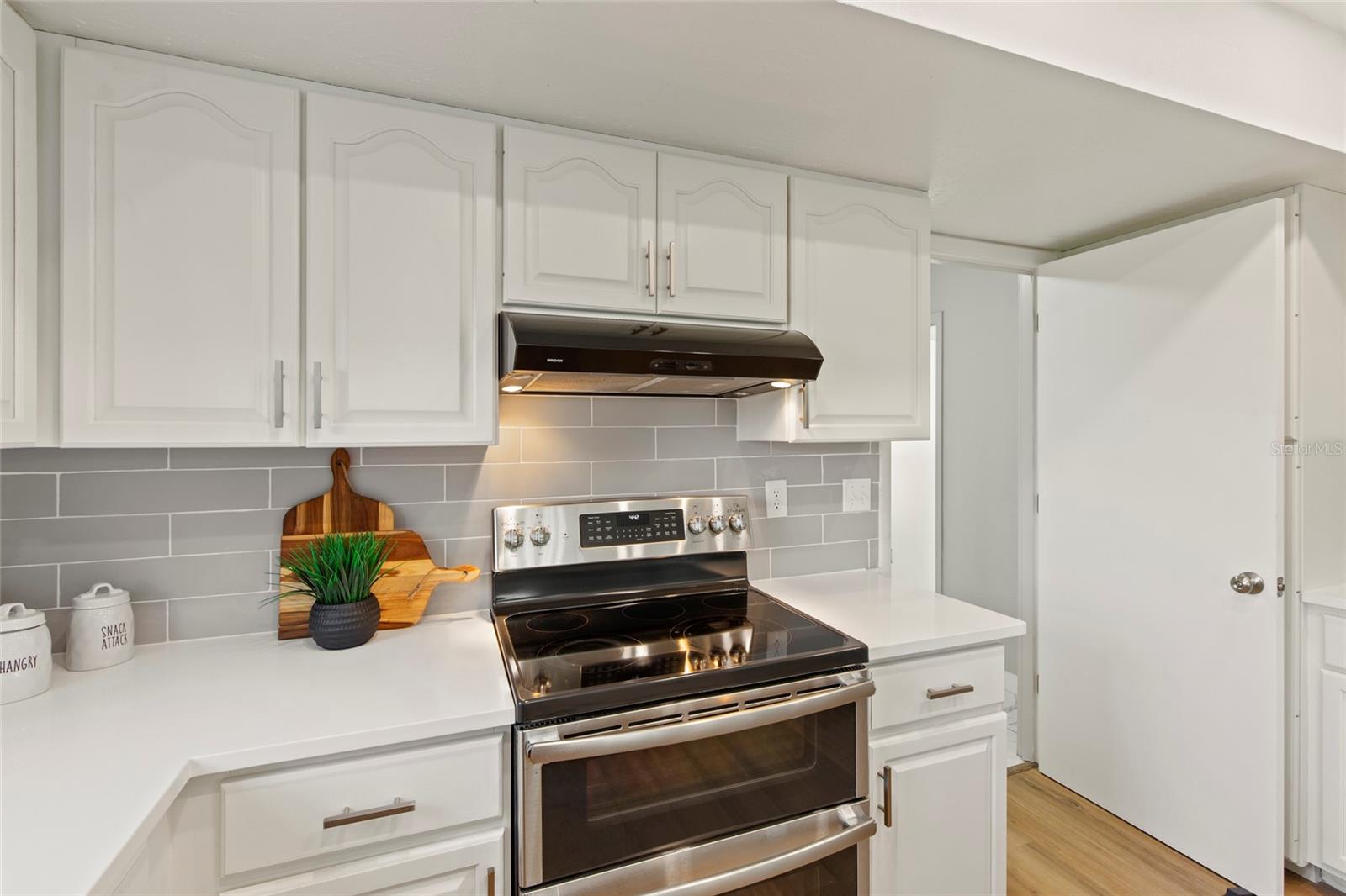 Image 12 of 43 For 4004 Hidden River Lane