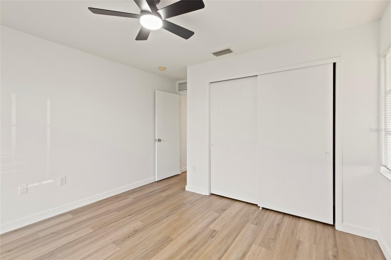 Image 20 of 43 For 4004 Hidden River Lane