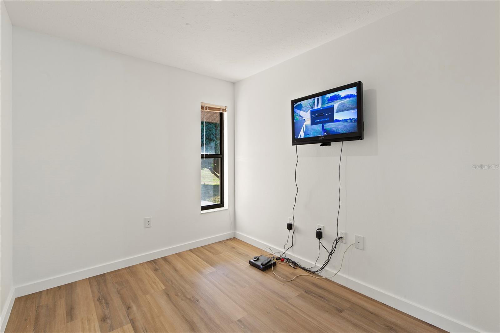 Image 21 of 43 For 4004 Hidden River Lane