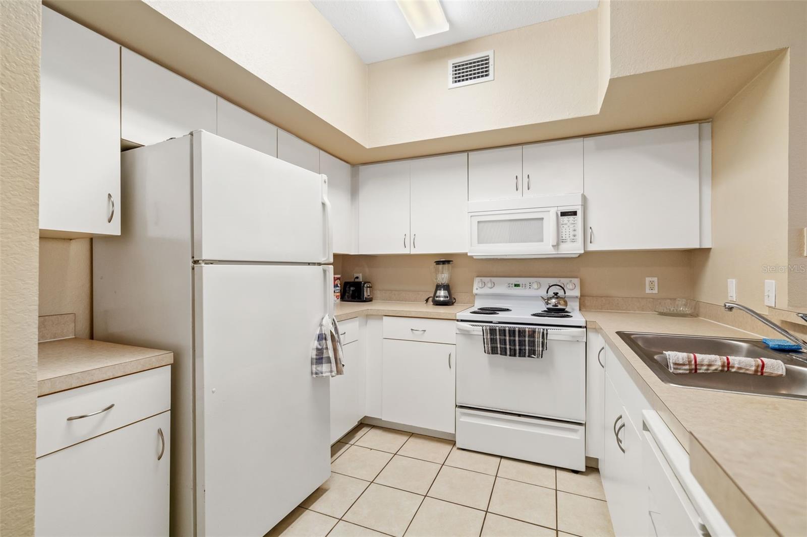 Image 7 of 65 For 4142 Central Sarasota Parkway 1415