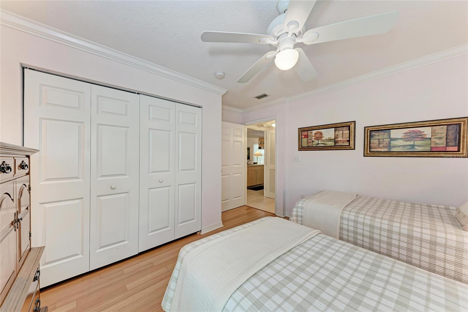 Image 23 of 99 For 516 Howard Court