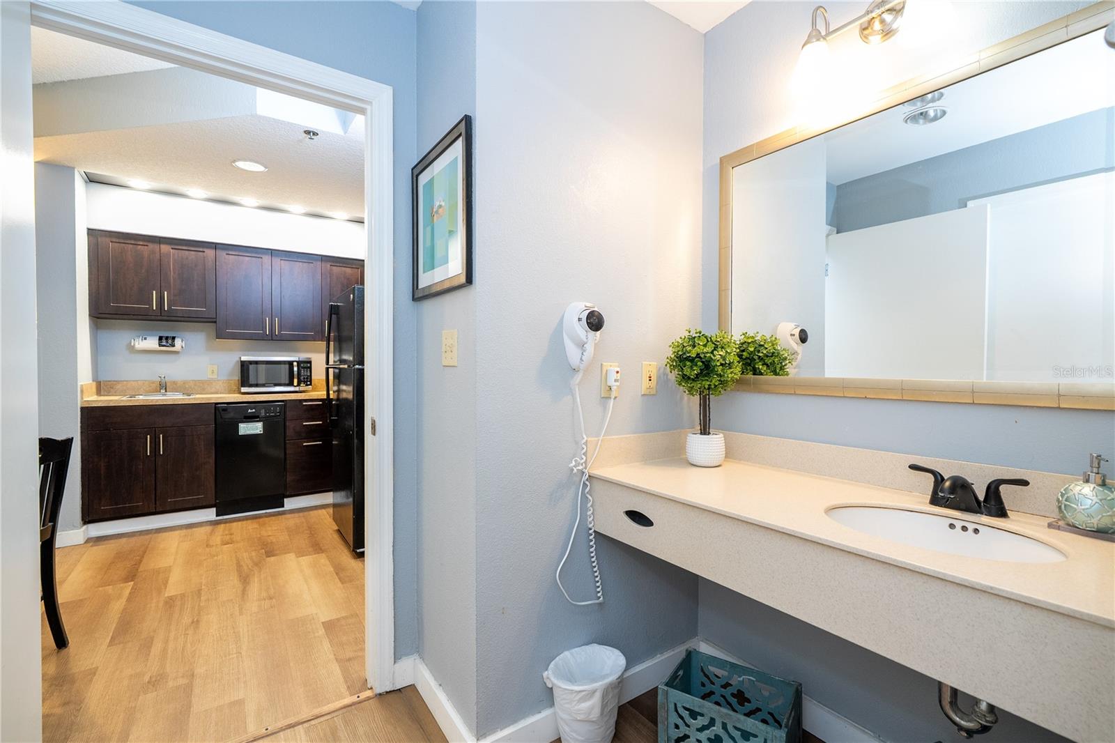 Image 36 of 77 For 7601 Canada Avenue 127