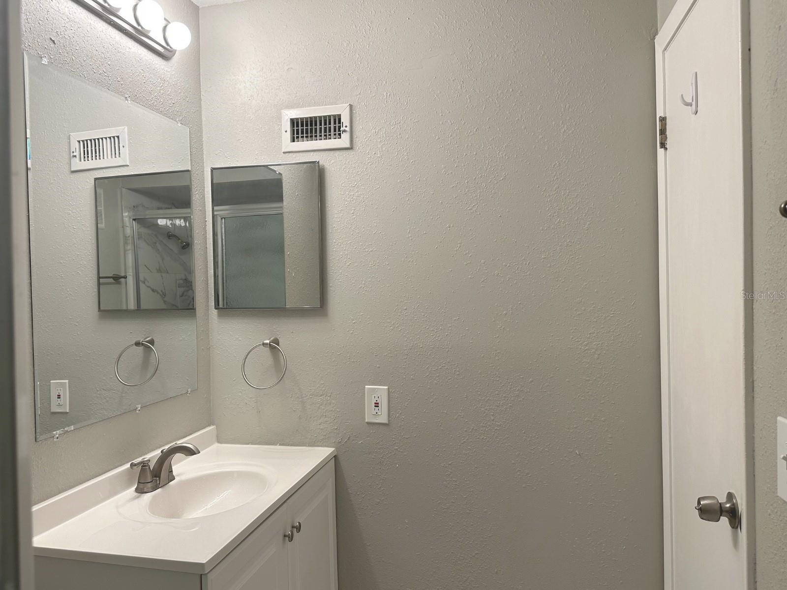 Image 18 of 34 For 1437 57th Street W 1437
