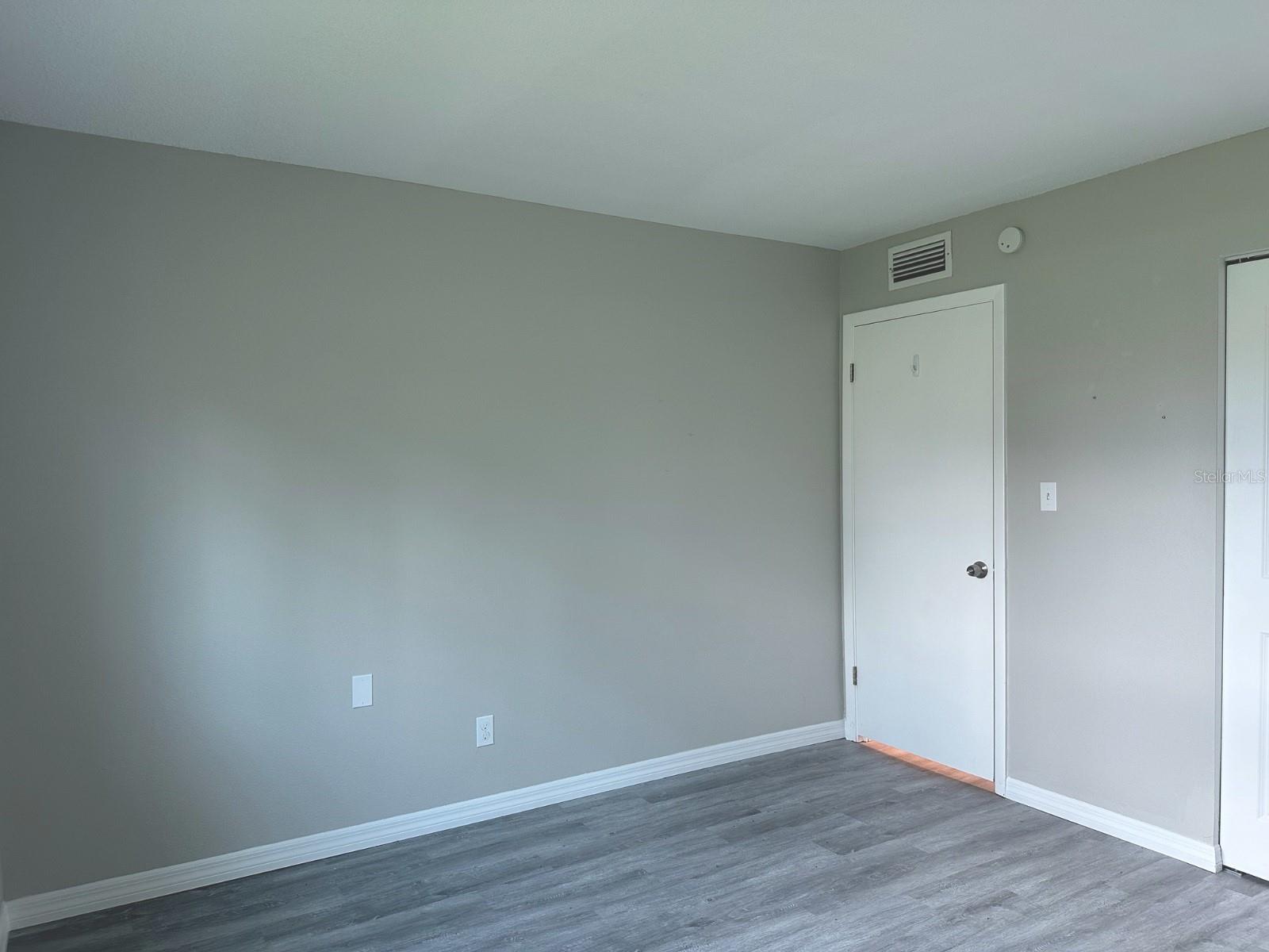 Image 20 of 34 For 1437 57th Street W 1437
