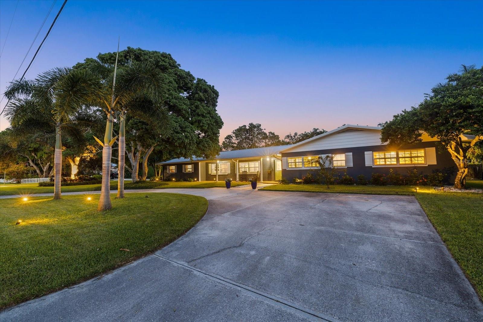 Image 6 of 73 For 3501 Riverview Boulevard