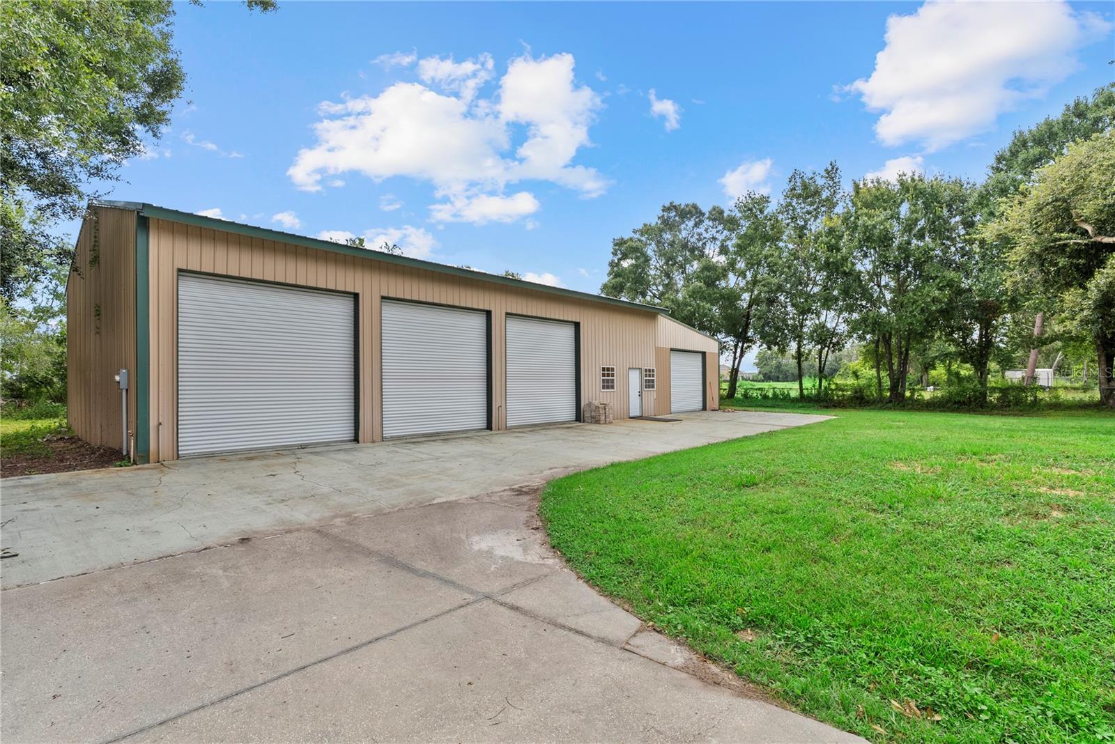 Image 42 of 51 For 6040 Country Club Road