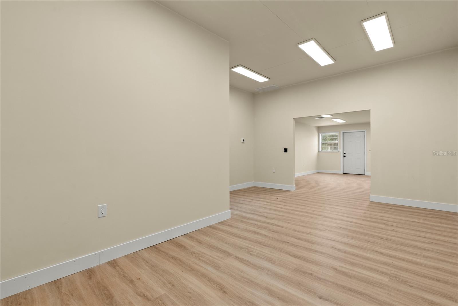 Image 45 of 51 For 6040 Country Club Road