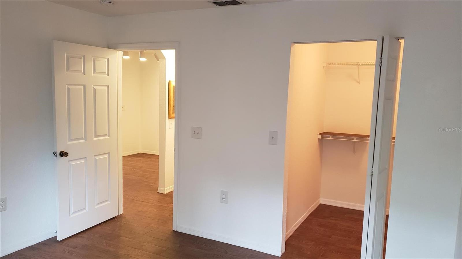 Image 21 of 51 For 7428 Vista Way 107