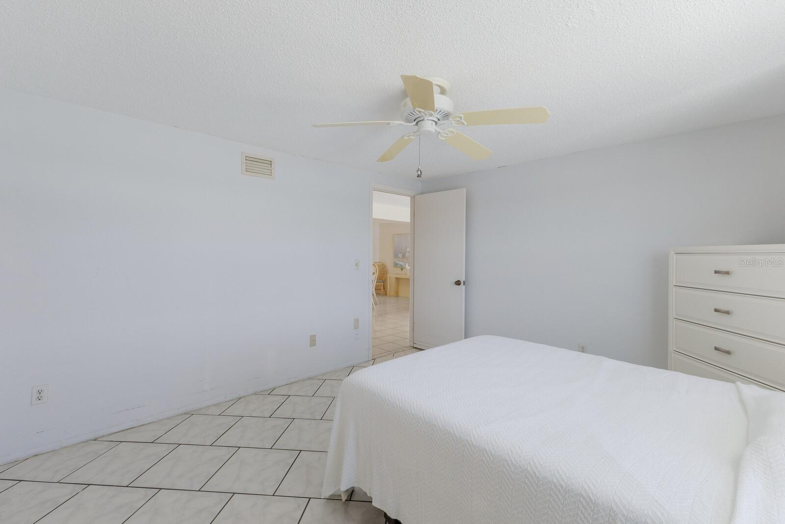 Image 15 of 38 For 10419 Spoonbill Road W
