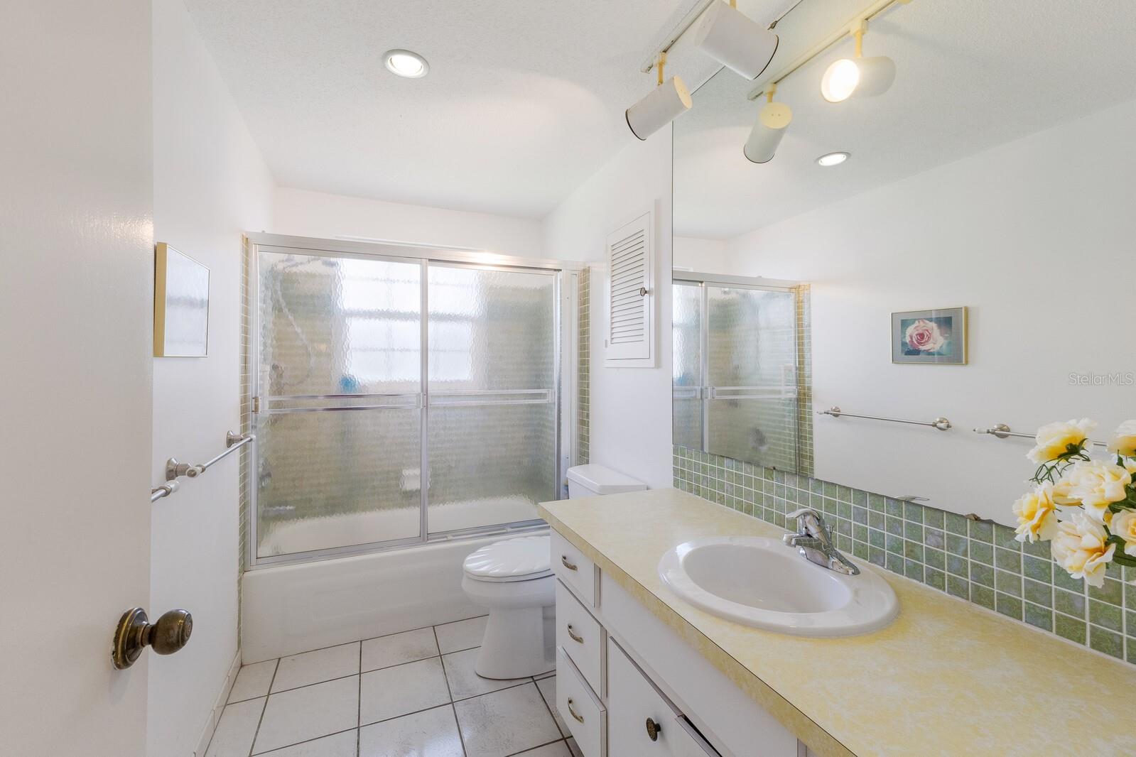 Image 18 of 38 For 10419 Spoonbill Road W