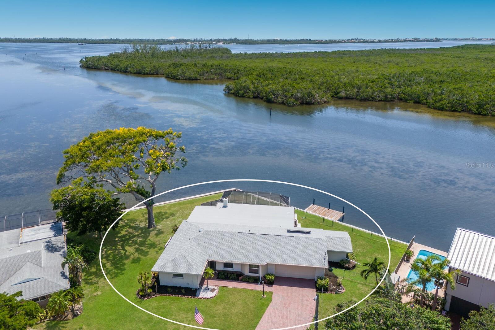Image 2 of 38 For 10419 Spoonbill Road W