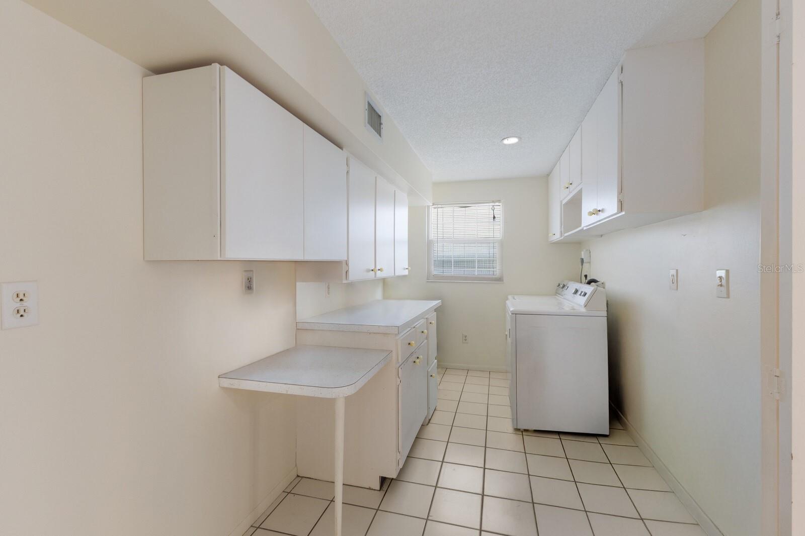 Image 21 of 38 For 10419 Spoonbill Road W
