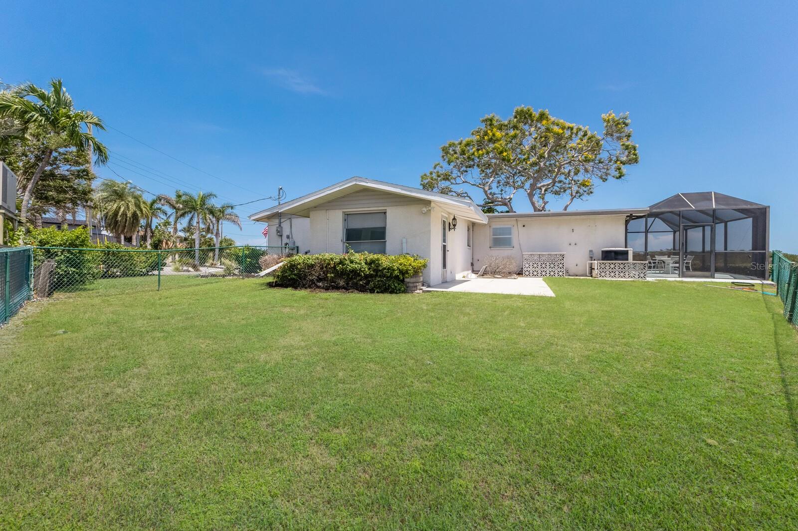 Image 33 of 38 For 10419 Spoonbill Road W