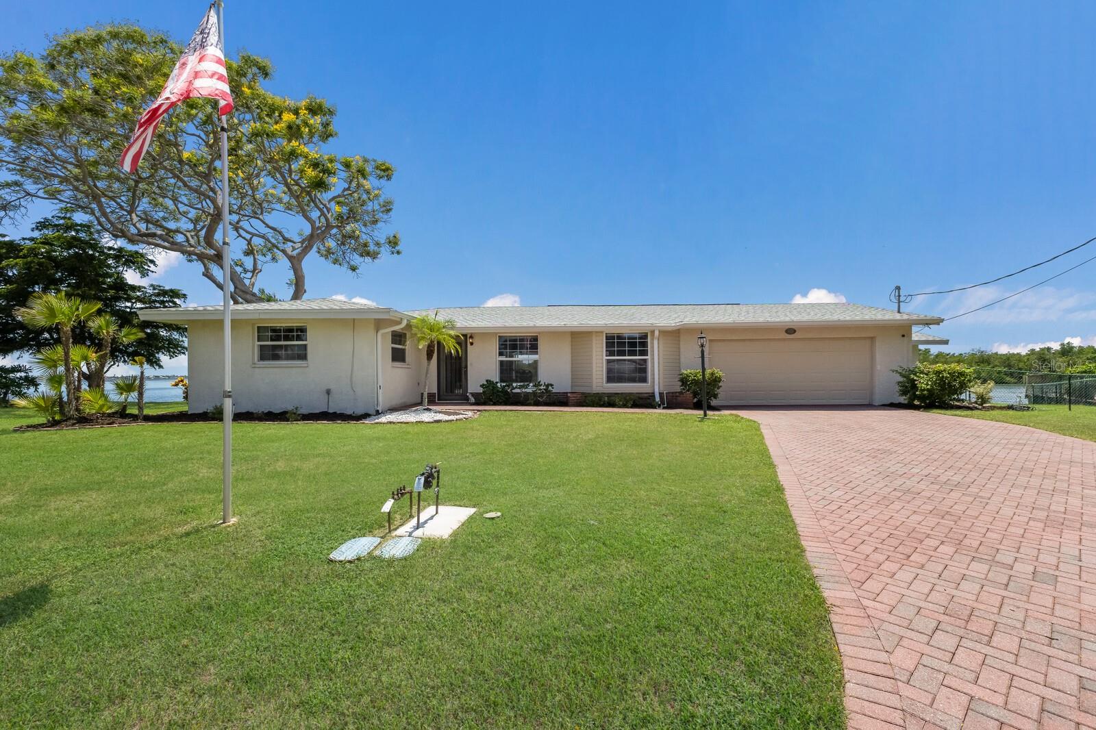 Image 34 of 38 For 10419 Spoonbill Road W