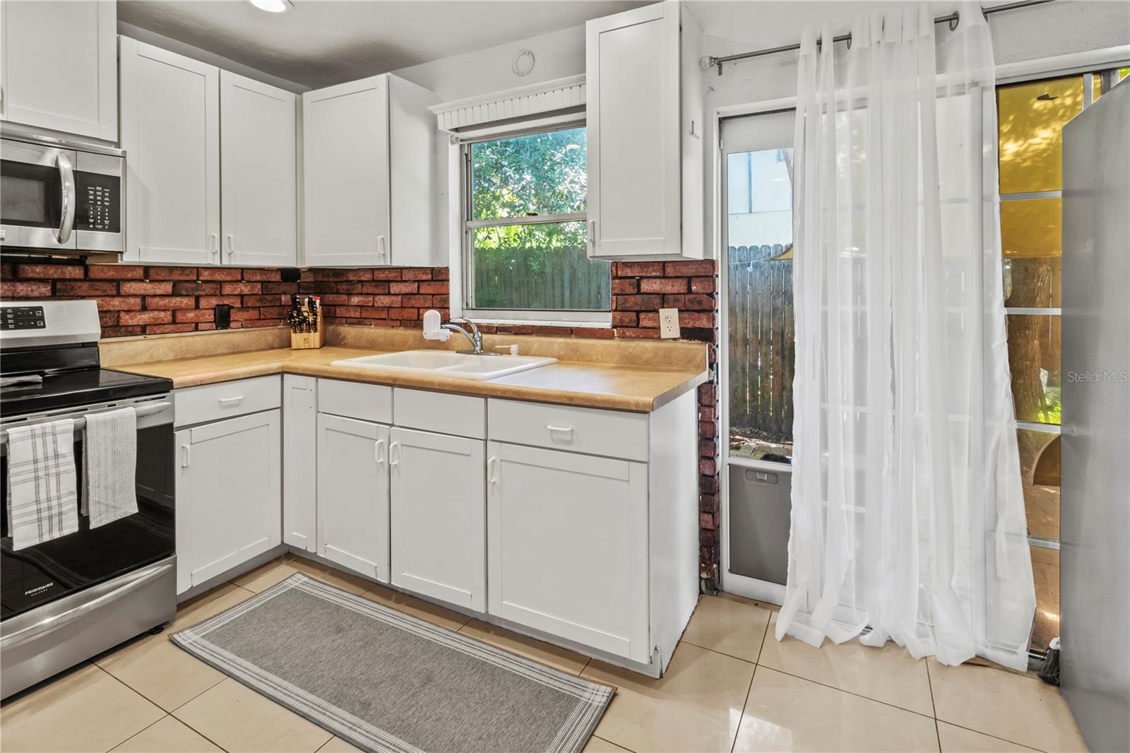Image 13 of 56 For 942 Tarpon Avenue