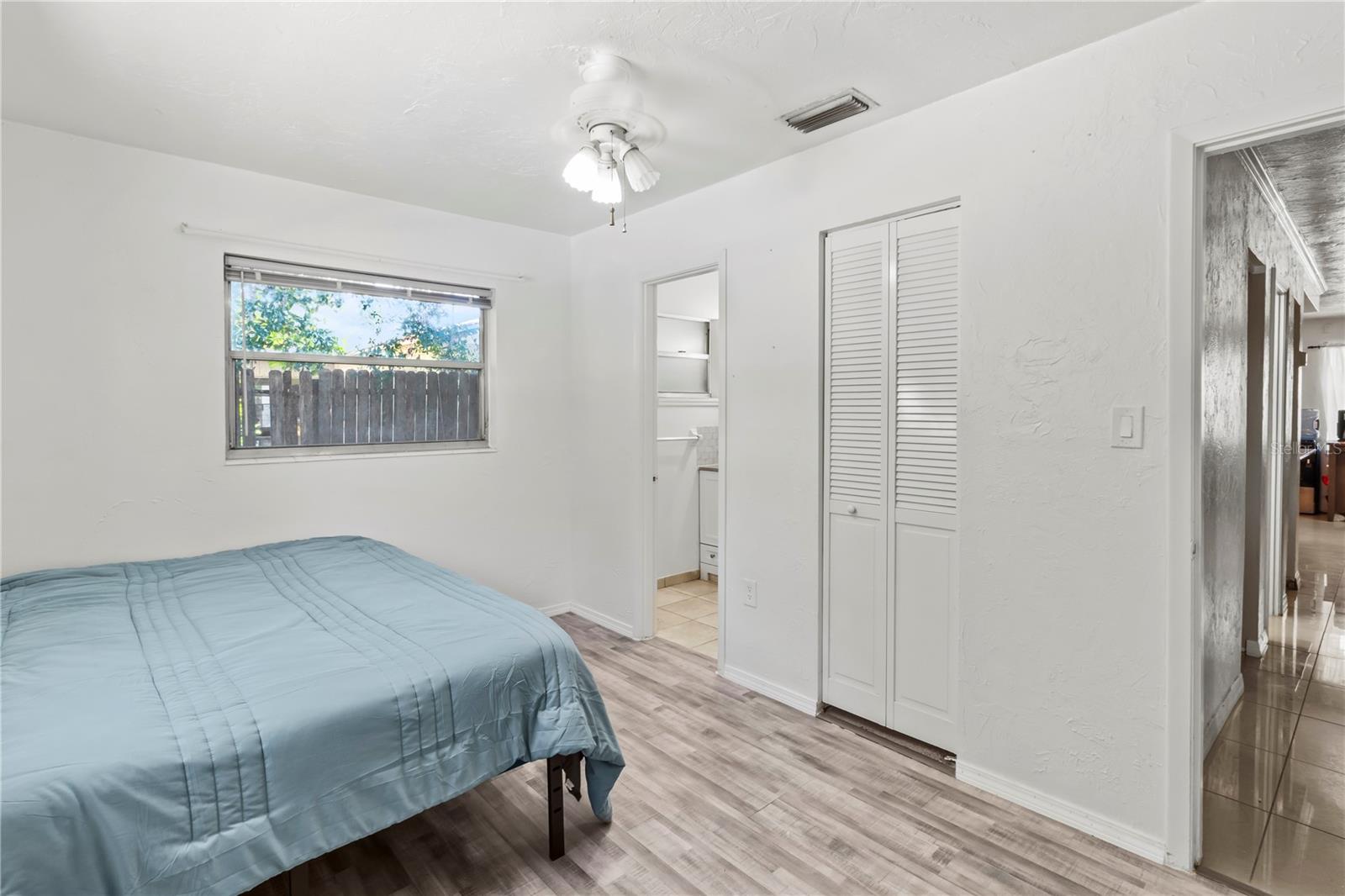 Image 16 of 56 For 942 Tarpon Avenue