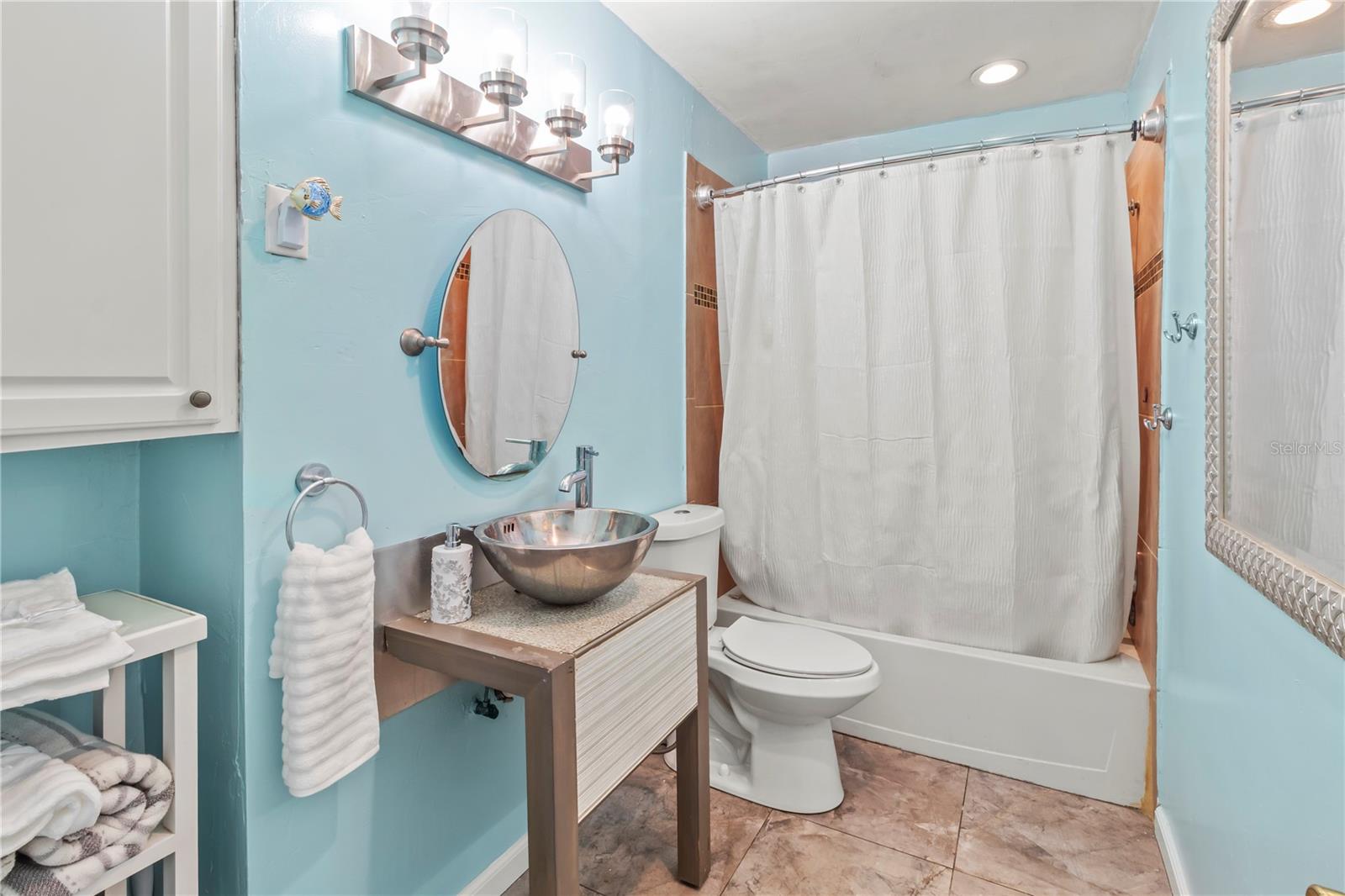 Image 20 of 56 For 942 Tarpon Avenue