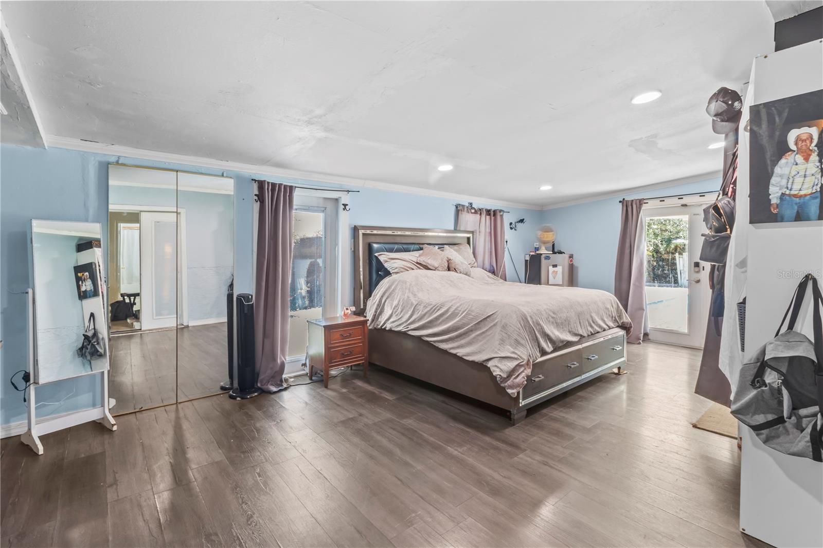 Image 22 of 56 For 942 Tarpon Avenue
