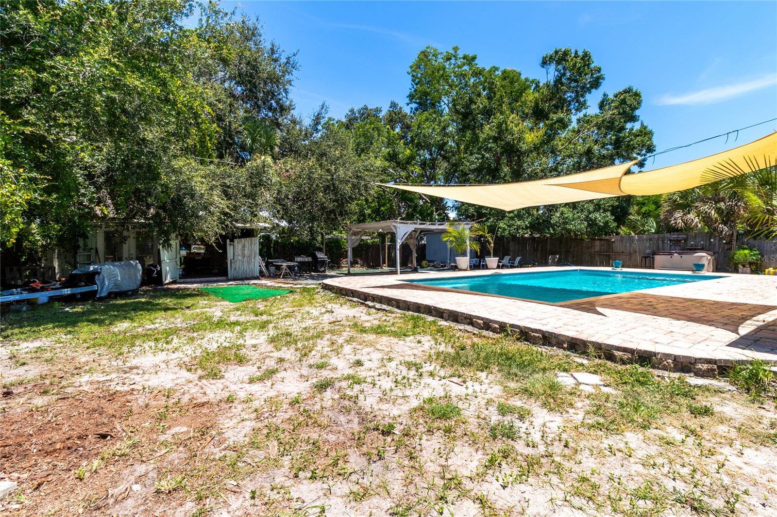 Image 31 of 56 For 942 Tarpon Avenue