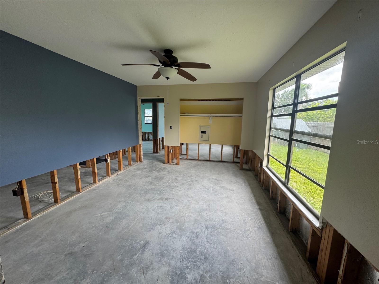 Image 4 of 11 For 216 24th Street Ne