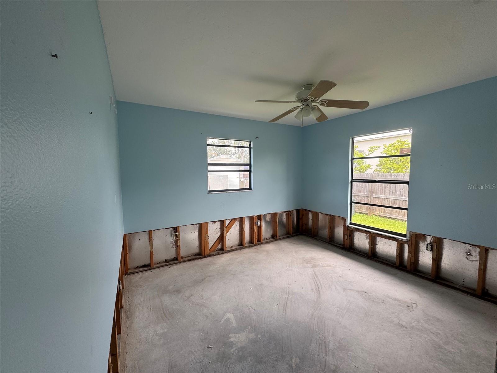 Image 6 of 11 For 216 24th Street Ne