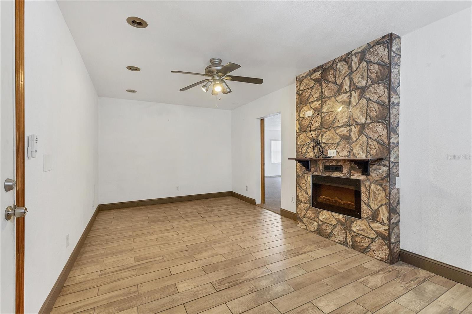 Image 11 of 60 For 1054 13th Avenue S