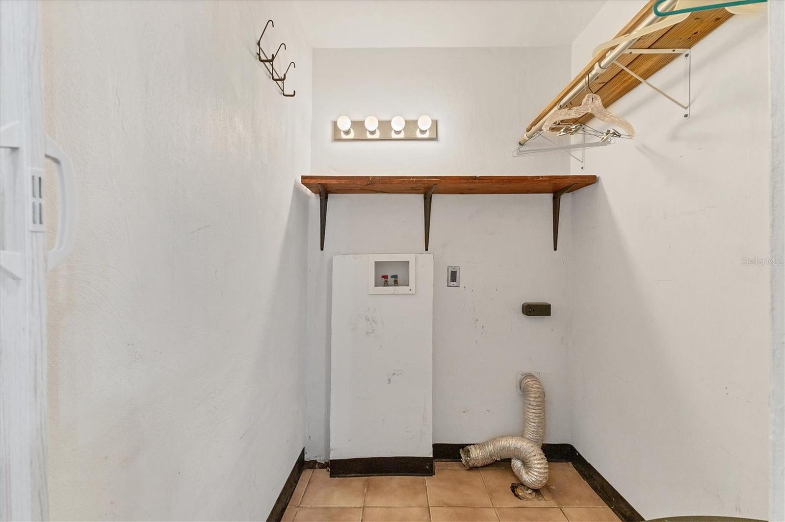 Image 15 of 60 For 1054 13th Avenue S