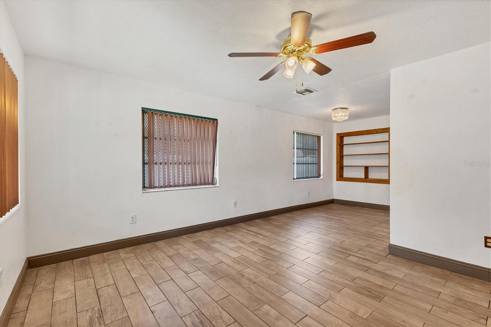 Image 21 of 60 For 1054 13th Avenue S