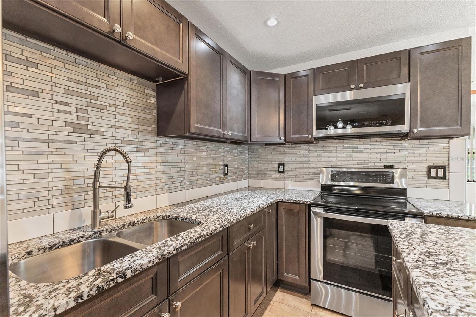 Image 4 of 60 For 1054 13th Avenue S