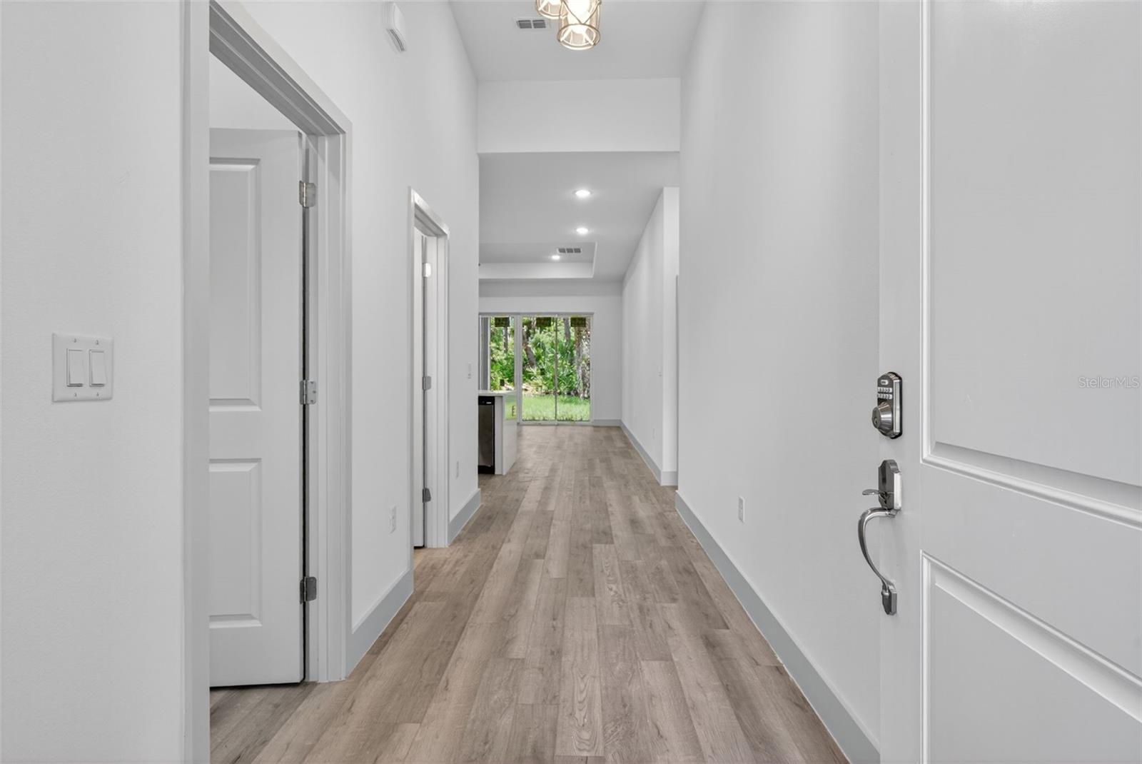 Image 10 of 71 For 1495 Craleigh Street