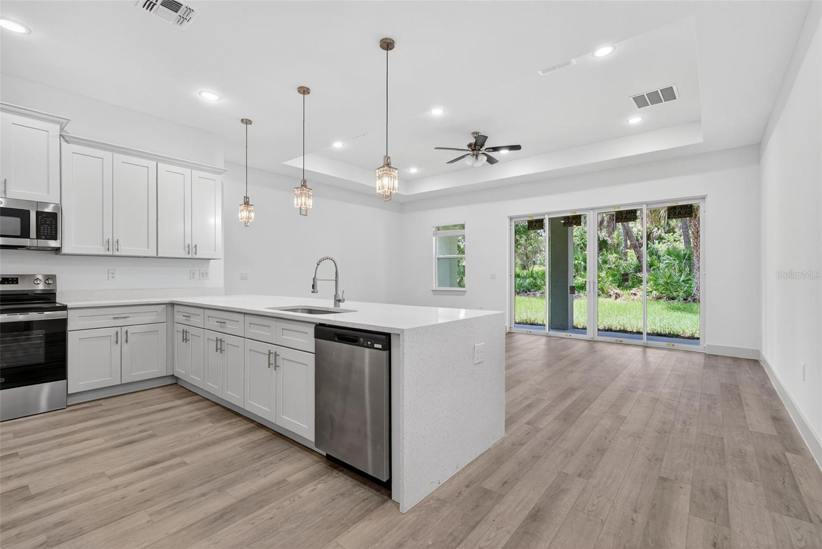 Image 12 of 71 For 1495 Craleigh Street