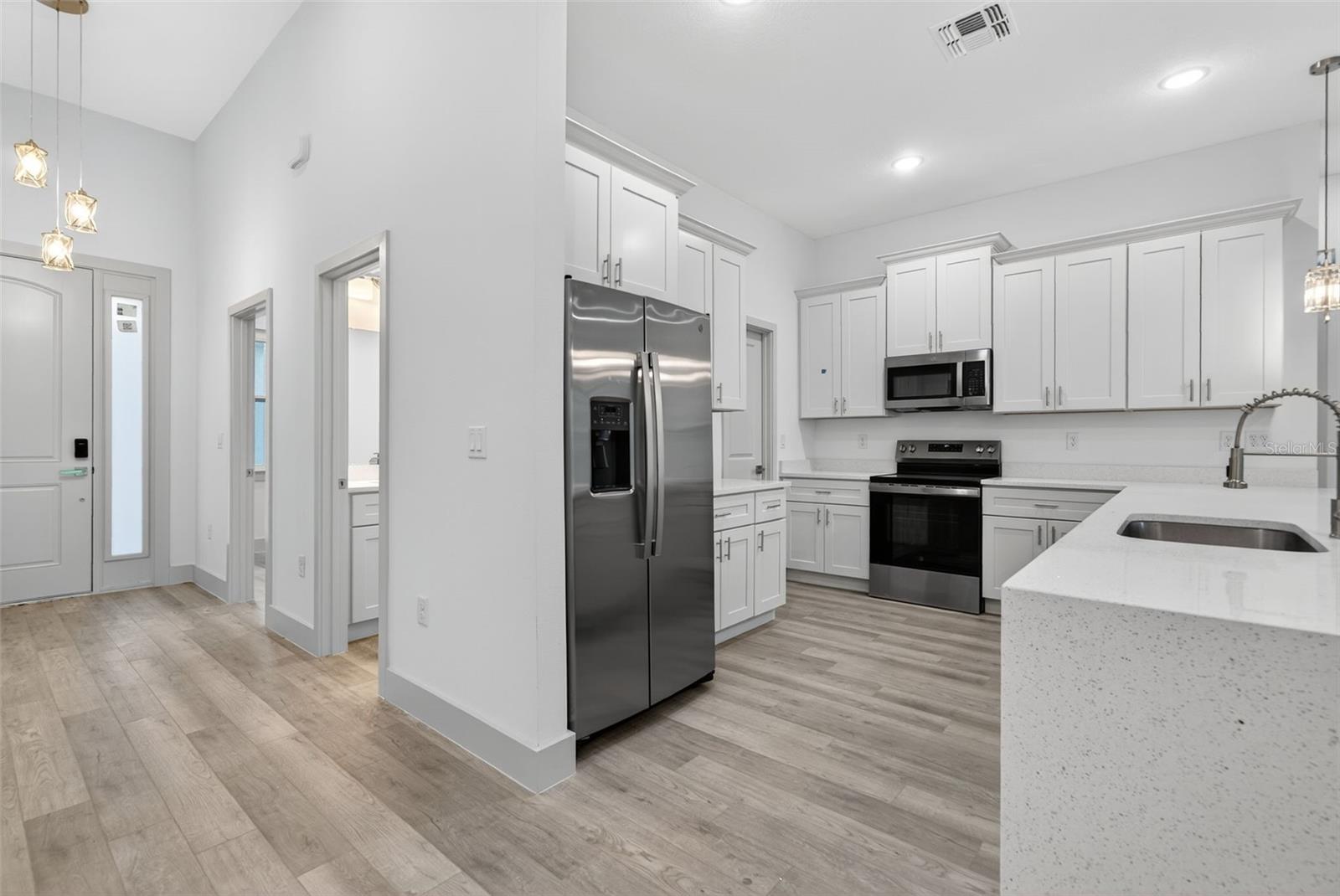 Image 13 of 71 For 1495 Craleigh Street