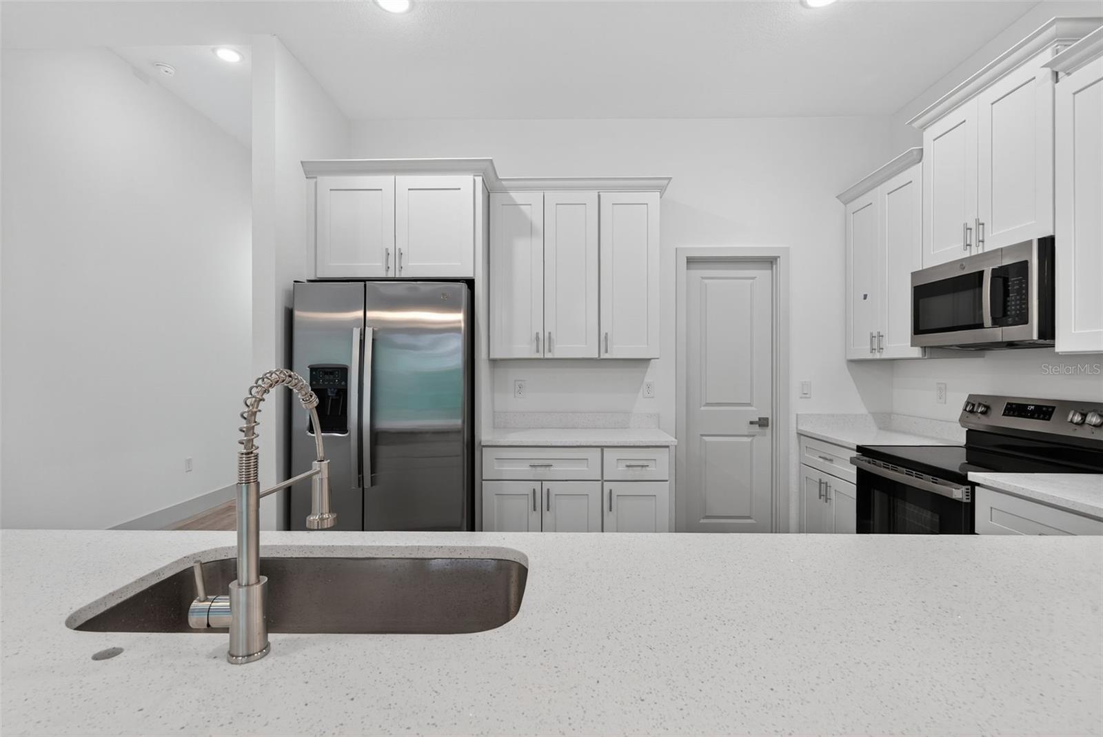 Image 17 of 71 For 1495 Craleigh Street