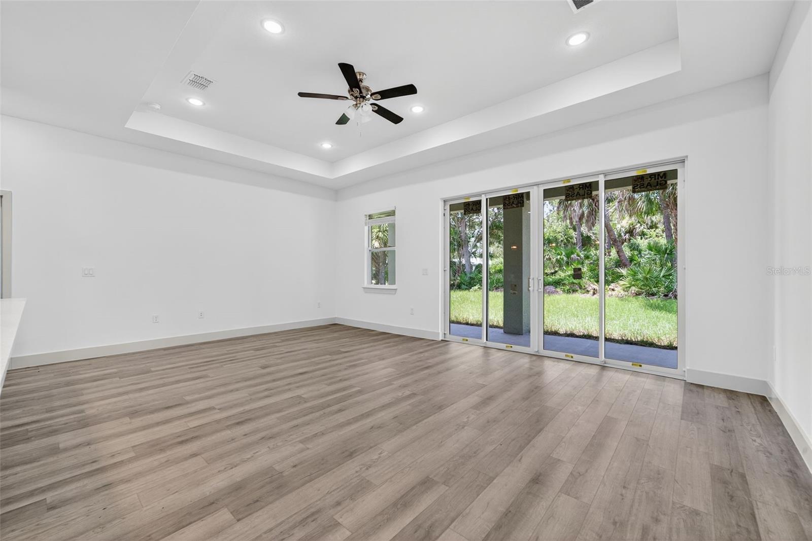 Image 18 of 71 For 1495 Craleigh Street
