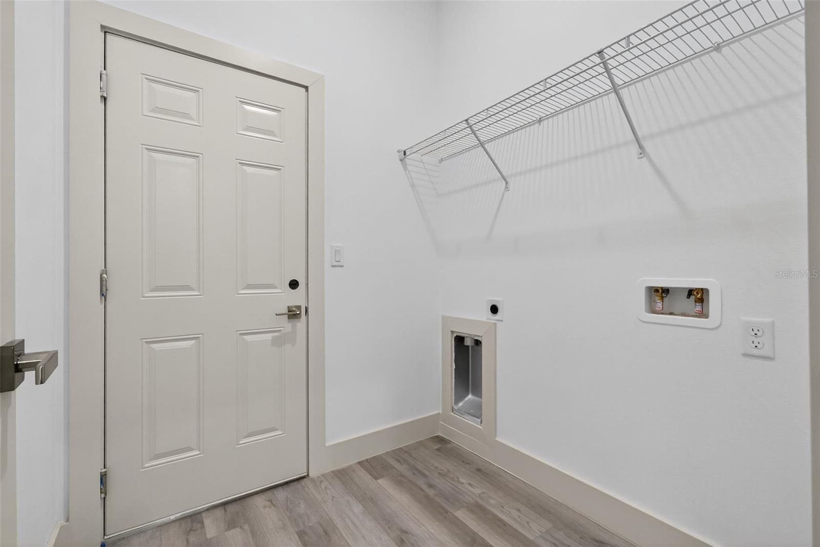 Image 42 of 71 For 1495 Craleigh Street