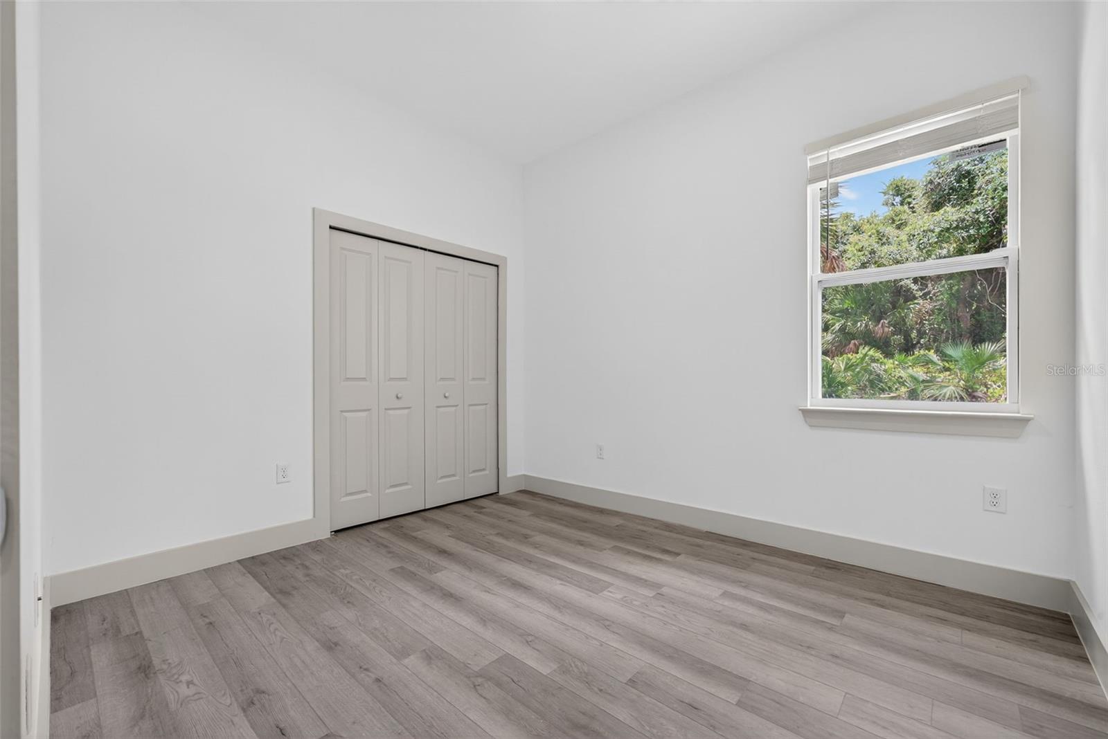 Image 46 of 71 For 1495 Craleigh Street