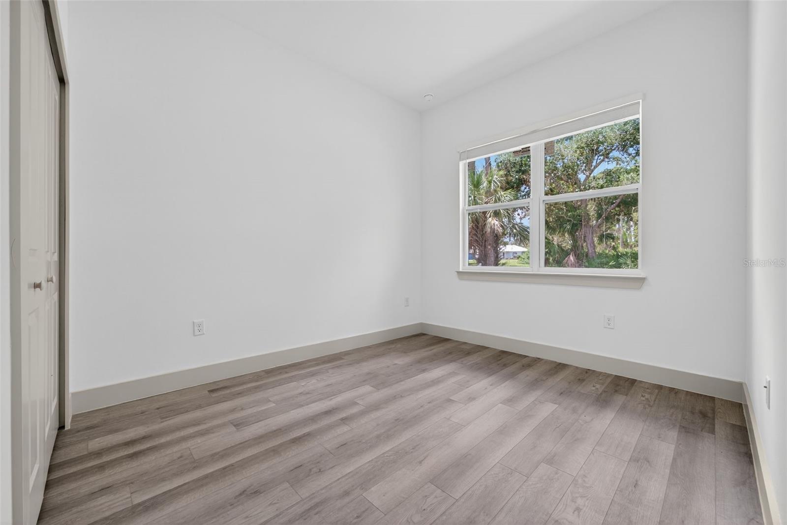 Image 50 of 71 For 1495 Craleigh Street