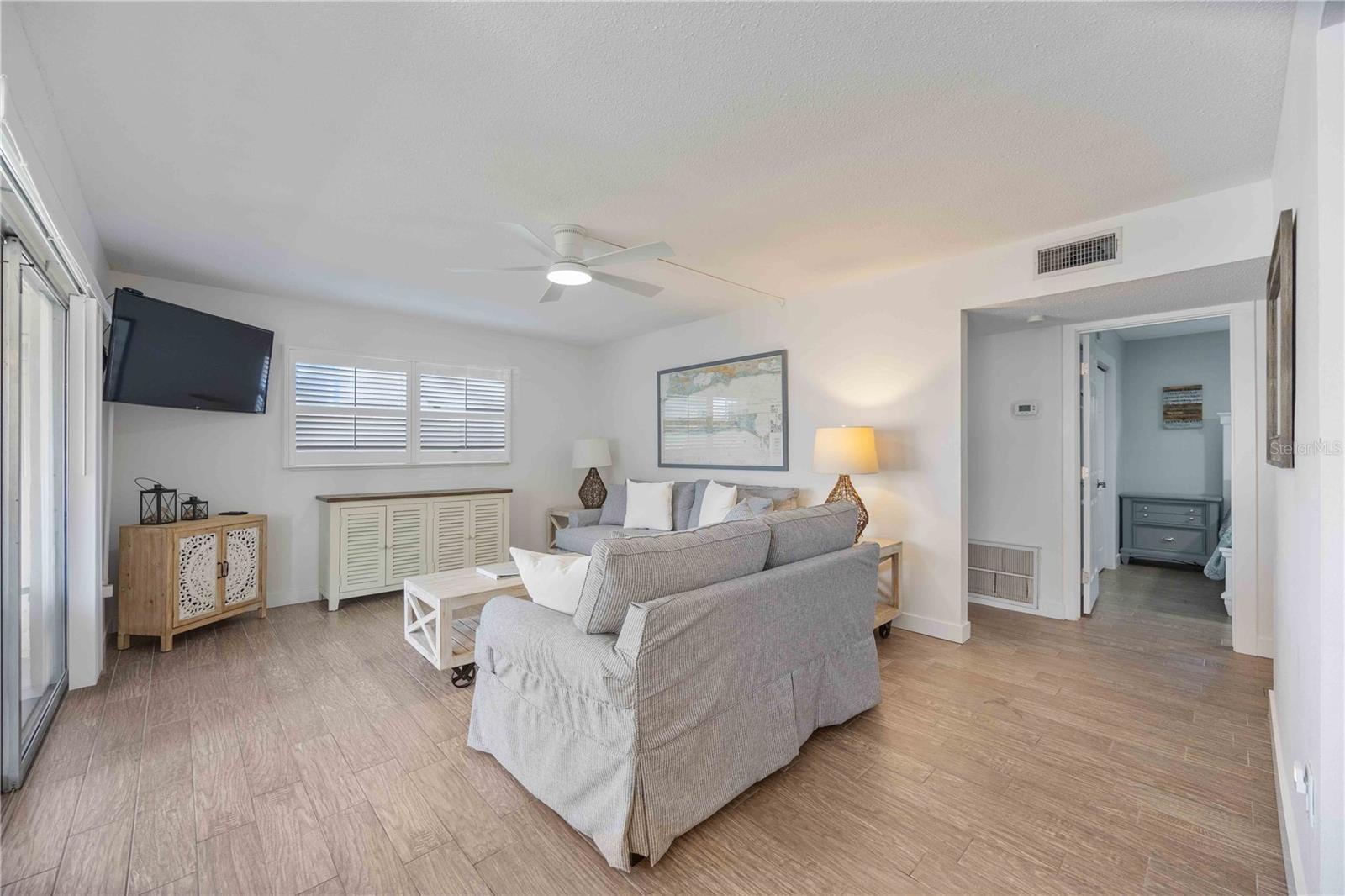 Image 11 of 65 For 6150 Midnight Pass Road Unit 10 A&