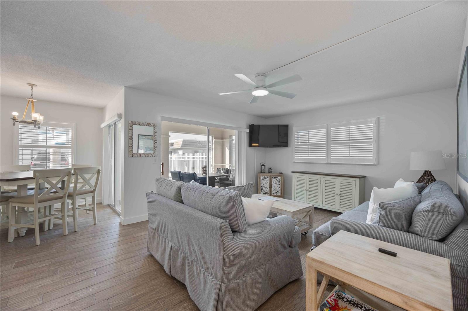 Image 12 of 65 For 6150 Midnight Pass Road Unit 10 A&