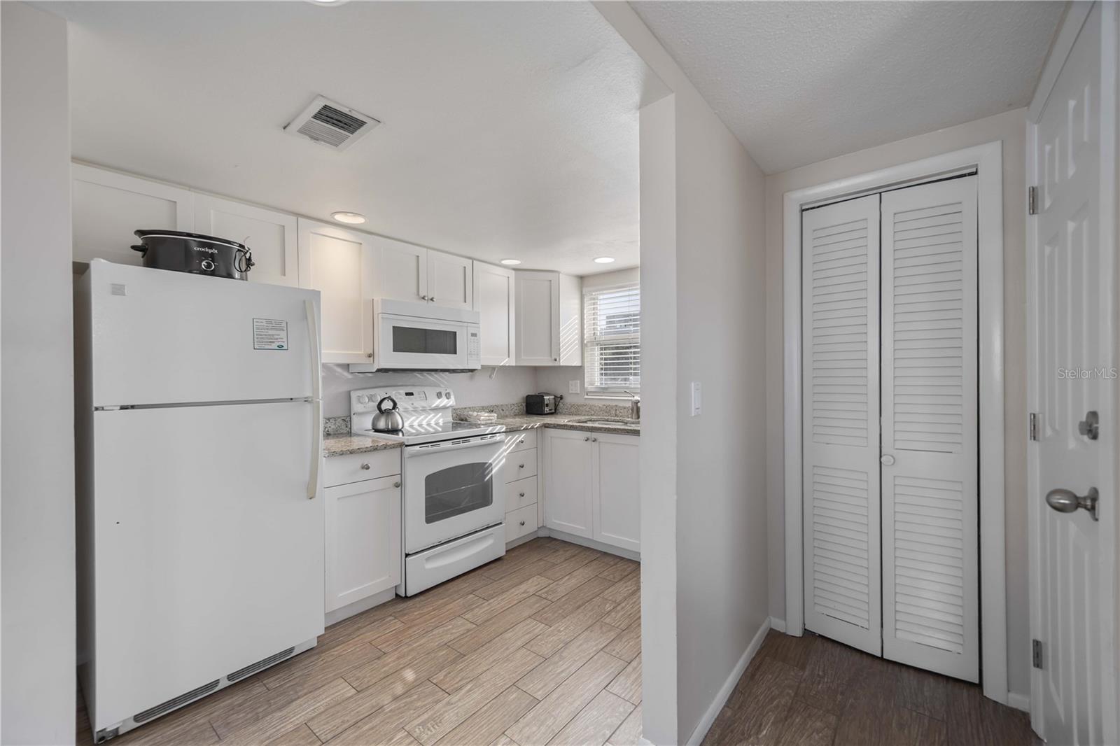 Image 32 of 65 For 6150 Midnight Pass Road Unit 10 A&