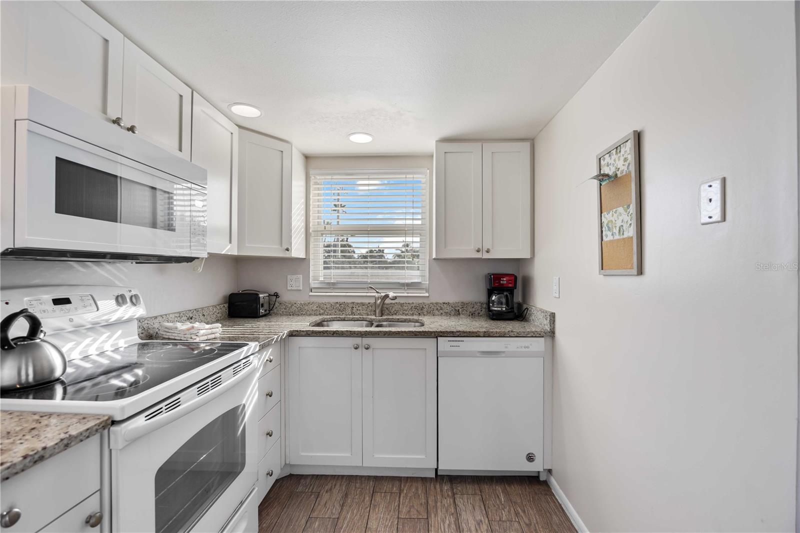 Image 34 of 65 For 6150 Midnight Pass Road Unit 10 A&